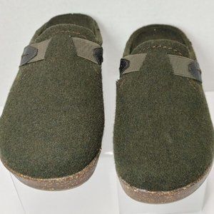Earth® Origins Jenna™ Olive Felt Slip-On Clogs with Strap Detail Women's Size 6W